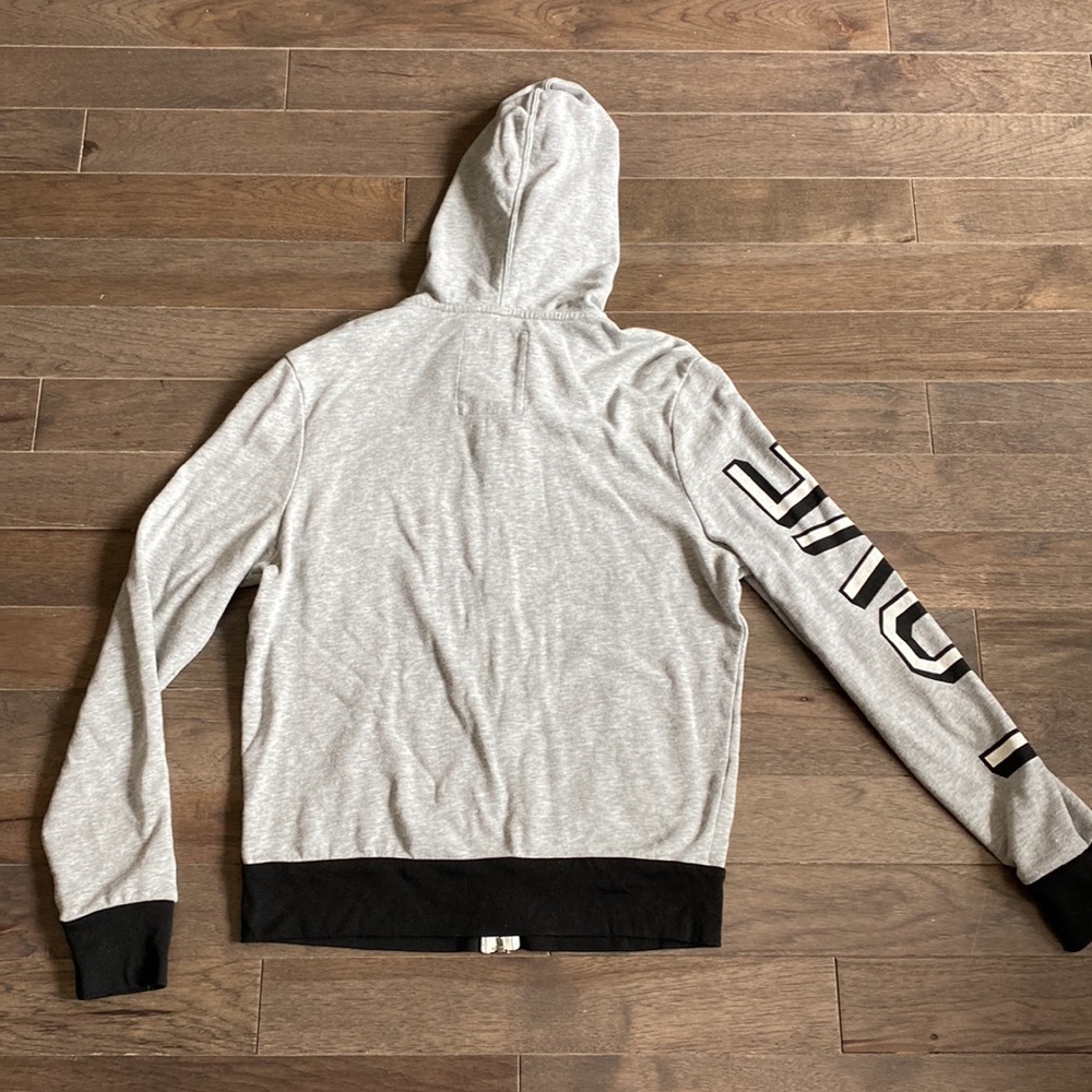 Express Sweatshirt - Picture 5 of 5